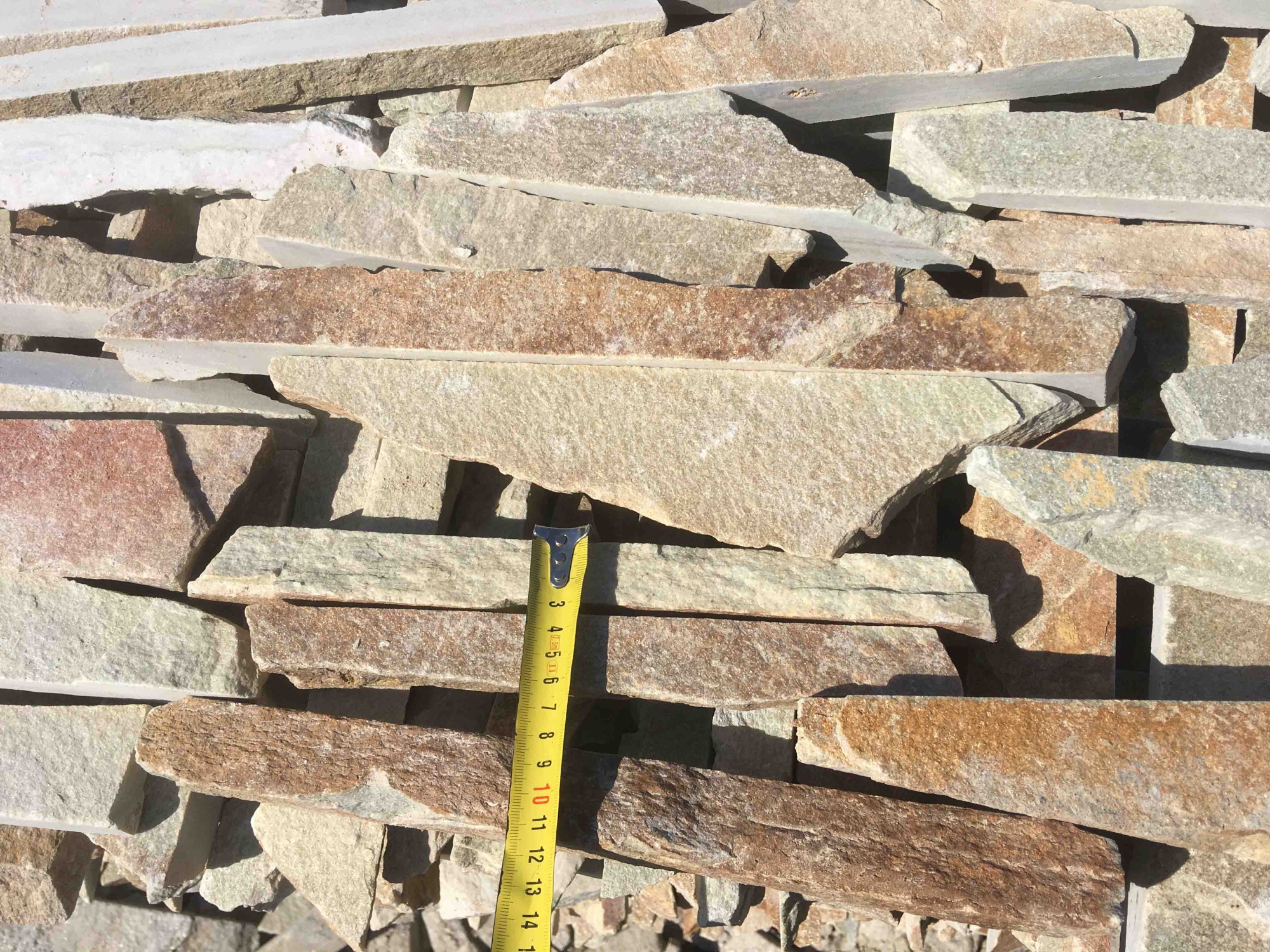 Горбушка златолит золотистый для облицовки купить в Республике Тыва