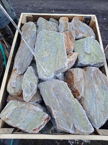 Златолит жёлтый, жёлто-зелёный глыбки и валуны для ланшафтного дизайна купить в Республике Тыва