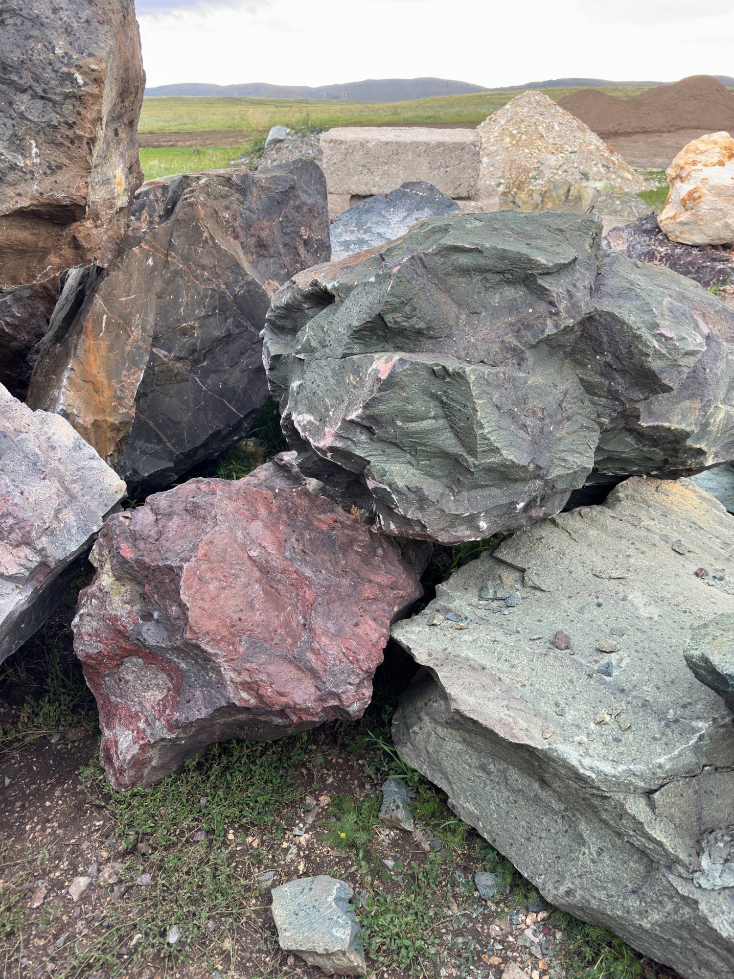 Камни для ландшафтного дизайна зелёные 10-60 килограмм купить в Республике Тыва