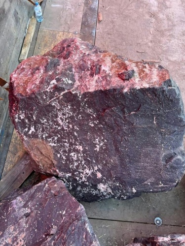 Камни для ландшафтного дизайна красно-фиолетовые 10-60 килограмм купить в Республике Тыва