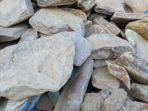 Златолит жёлтый, жёлто-зелёный глыбки и валуны для ланшафтного дизайна купить в Республике Тыва