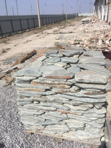 Златолит серебристый галтованный для лестниц купить в Республике Тыва