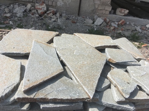 Златолит серебристый галтованный для лестниц купить в Республике Тыва